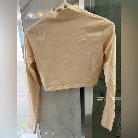 ADIDAS long sleeve turtle neck crop top in small - Picture 3 of 3